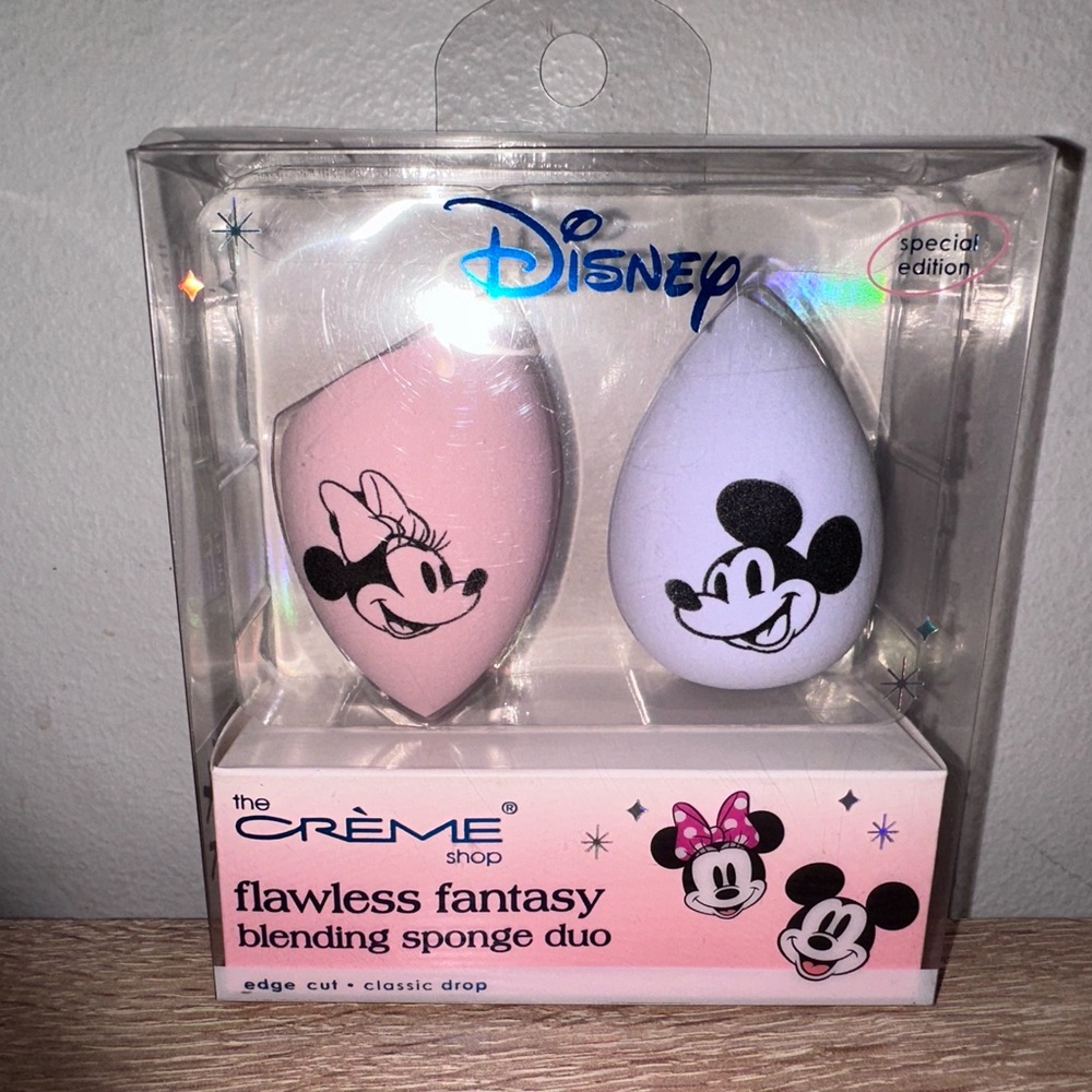 LE The Crème Shop Disney Flawless Fantasy Blending Sponge Duo
